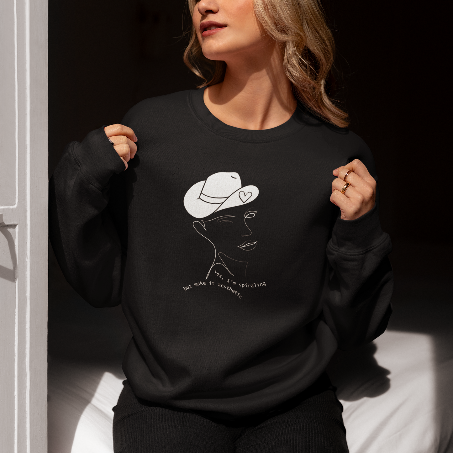 womem aesthetic black sweatshirt